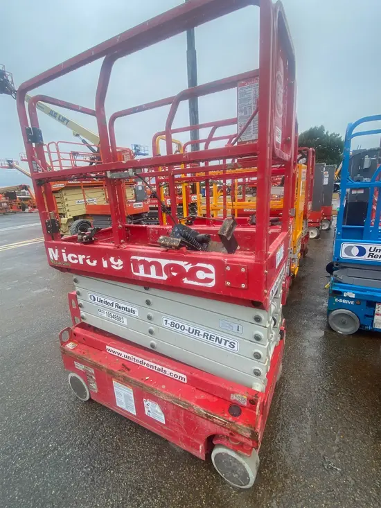 2019 MEC MICRO 19 Scissor Lift
