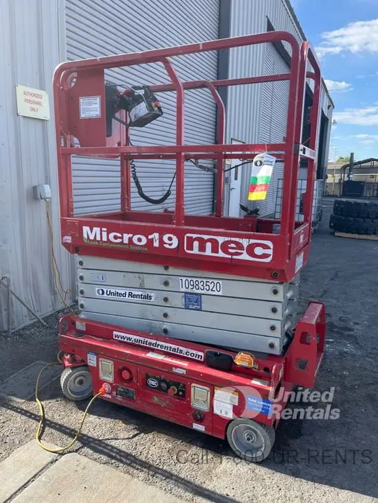 2019 MEC MICRO 19 Scissor Lift