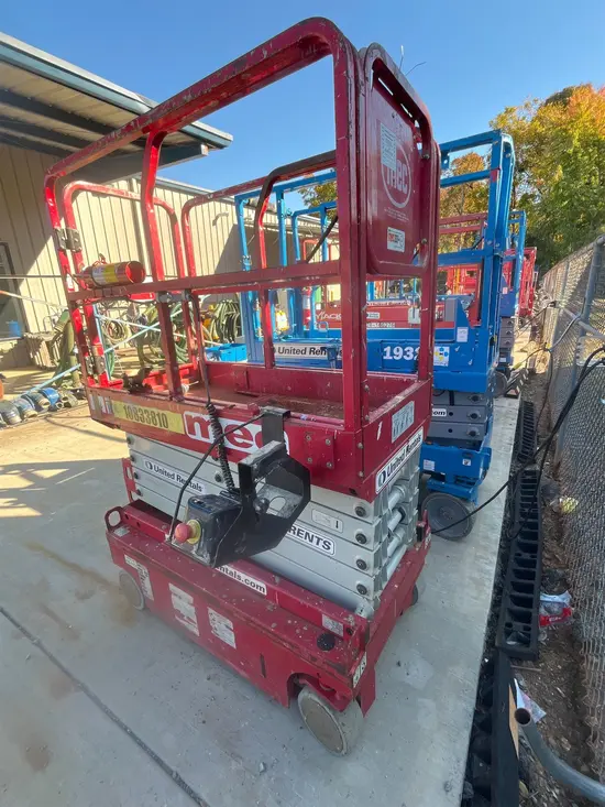 2018 MEC MICRO 19 Scissor Lift