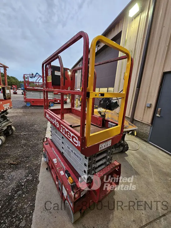 2018 MEC MICRO 19 Scissor Lift