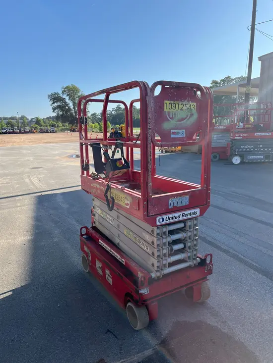 2019 MEC MICRO 19 Scissor Lift