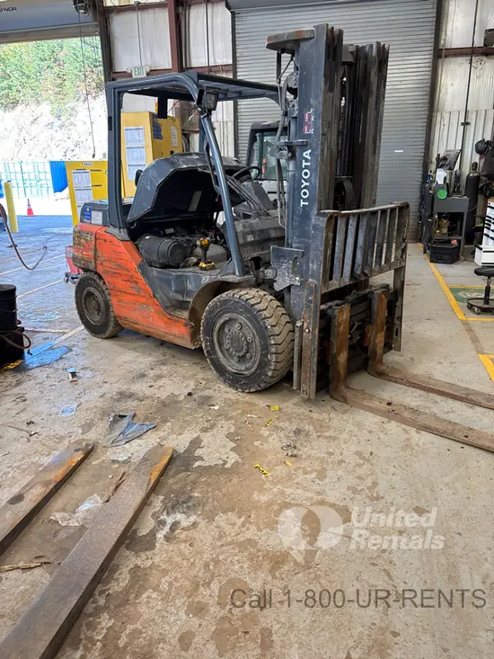 2019 Toyota 8FD35U Warehouse Forklift