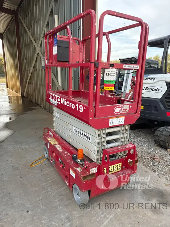 2019 MEC MICRO 19 Scissor Lift