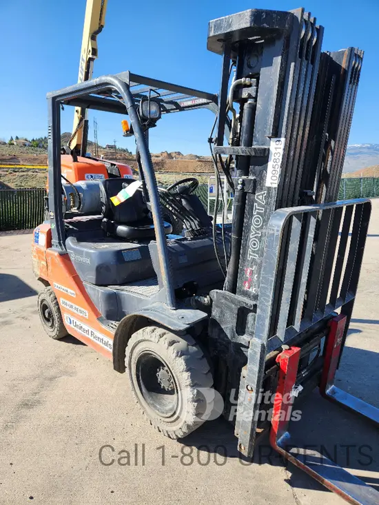2019 Toyota 8FGU25 Warehouse Forklift