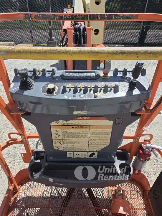 2018 JLG E400AJPN Articulating Boom Lift
