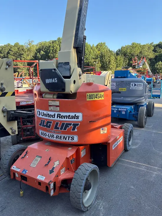 2016 JLG E400AJPN Articulating Boom Lift