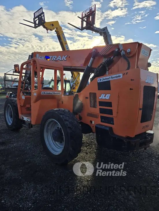 2018 SKYTRAK 8042 Forklift