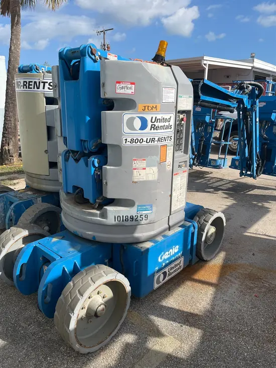 2013 Genie Z-30/20N RJ Articulating Boom Lift
