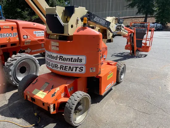 2017 JLG E400AJPN Articulating Boom Lift