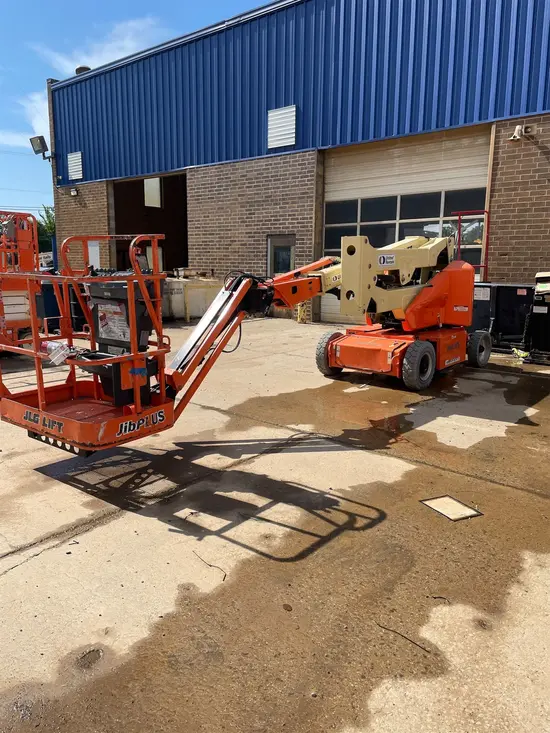 2017 JLG E400AJPN Articulating Boom Lift