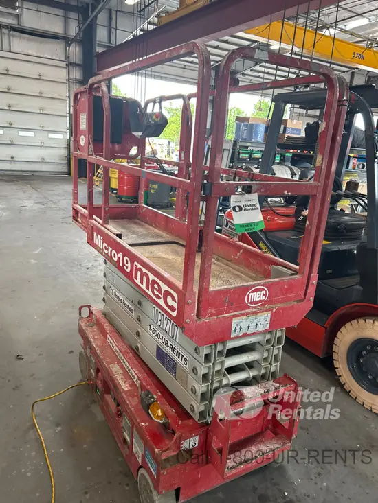2019 MEC MICRO 19 Scissor Lift
