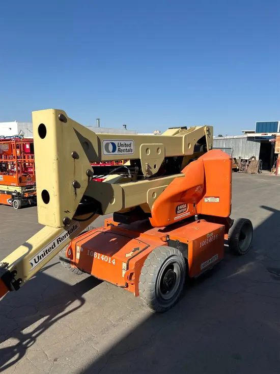 2017 JLG E400AN Articulating Boom Lift