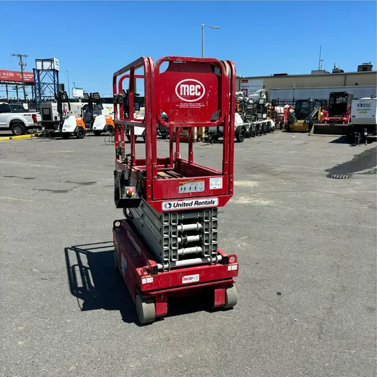 2018 MEC MICRO 19 Scissor Lift