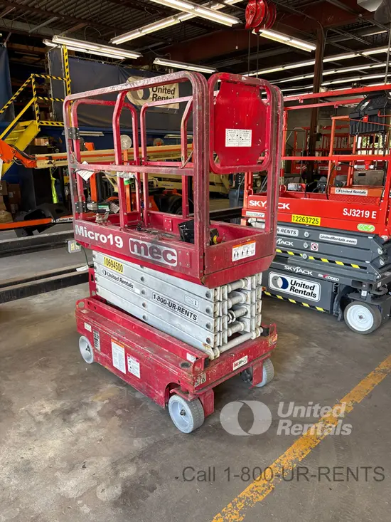 2017 MEC MICRO 19 Scissor Lift