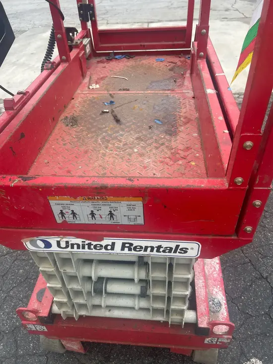 2019 MEC MICRO 19 Scissor Lift