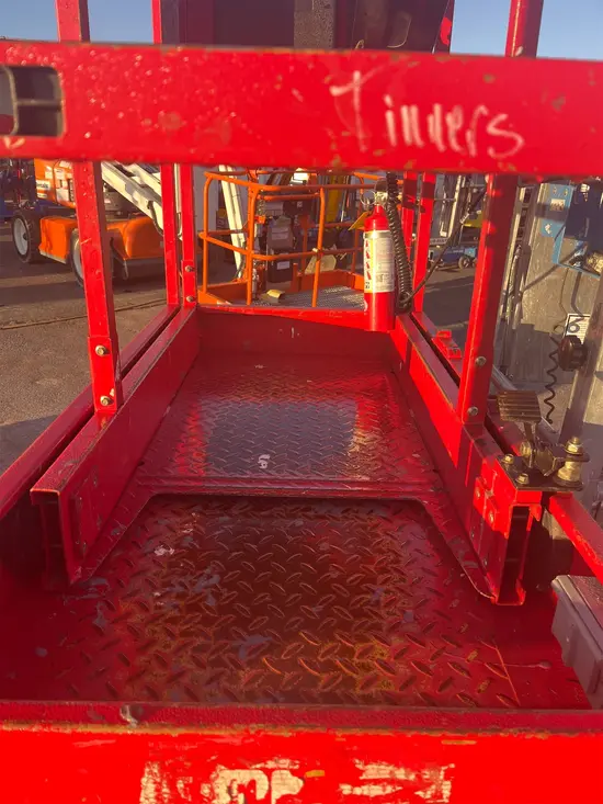 2019 MEC MICRO 19 Scissor Lift