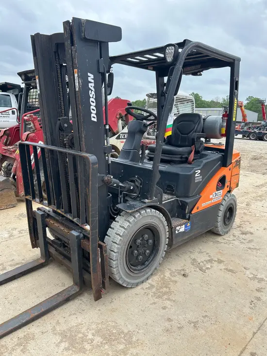 2023 Doosan G25E-7DF Warehouse Forklift