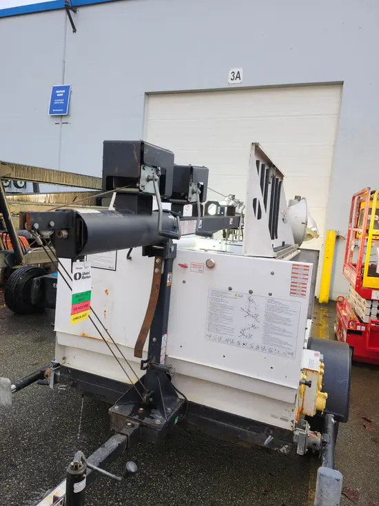 2014 Magnum Pro MLT5200 Portable Light Tower