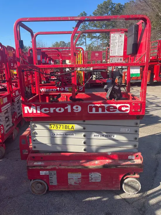 2018 MEC MICRO 19 Scissor Lift
