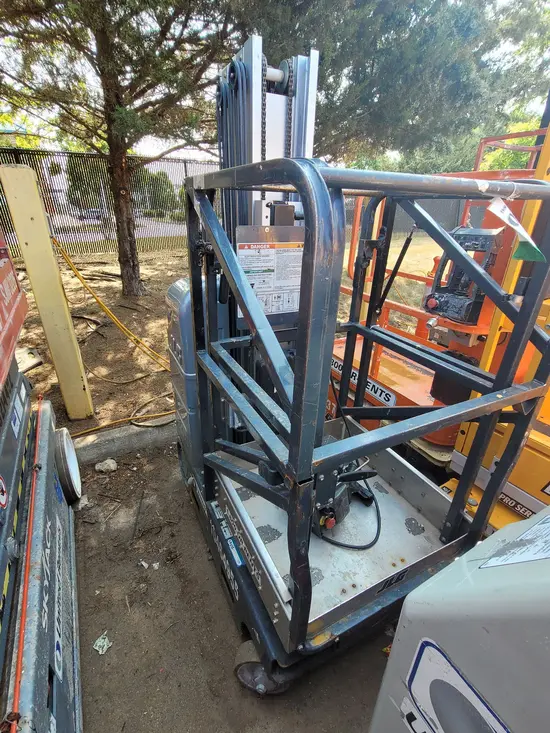 2016 JLG 20MVL Self-Propelled One-Person Lift