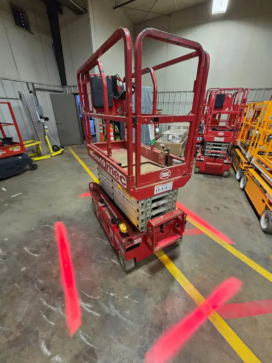 2018 MEC MICRO 19 Scissor Lift