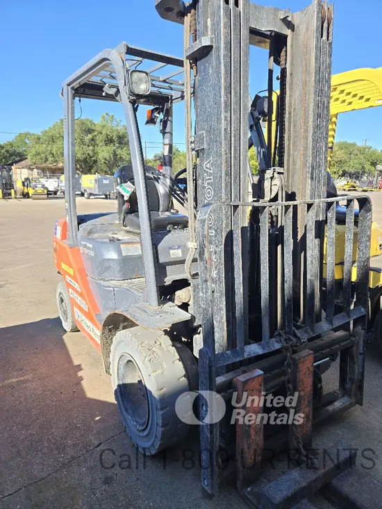 2019 Toyota 8FDU25 Warehouse Forklift
