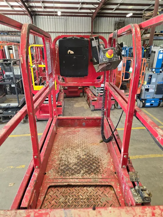 2019 MEC MICRO 19 Scissor Lift