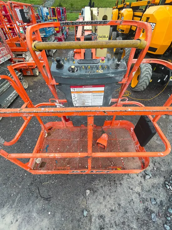 2016 JLG E450AJ Articulating Boom Lift