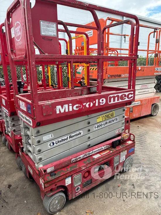 2020 MEC MICRO 19 Scissor Lift