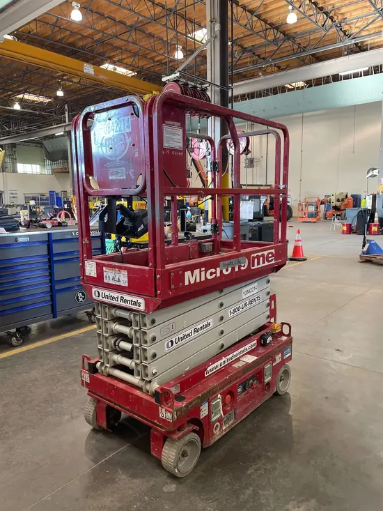 2018 MEC MICRO 19 Scissor Lift