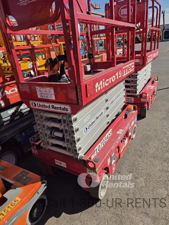 2017 MEC MICRO 19 Scissor Lift