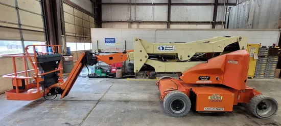 2016 JLG E400AJPN Articulating Boom Lift