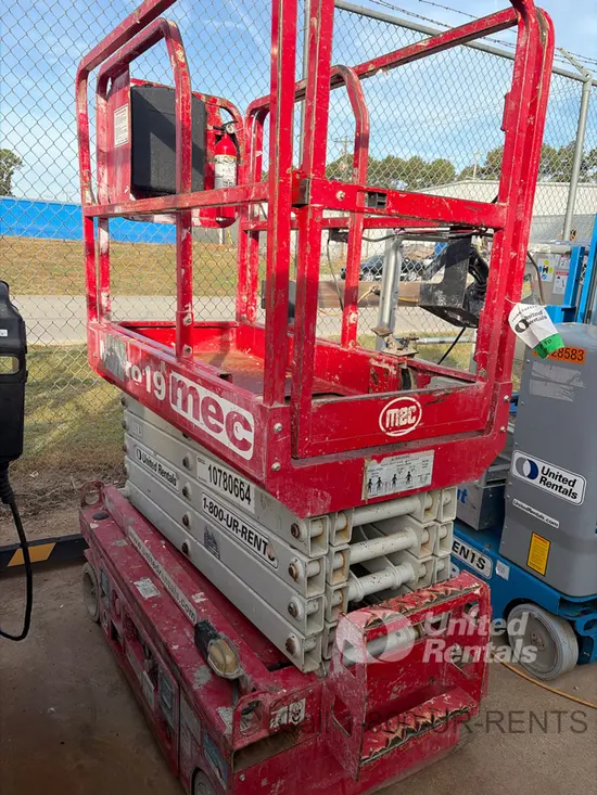 2018 MEC MICRO 19 Scissor Lift