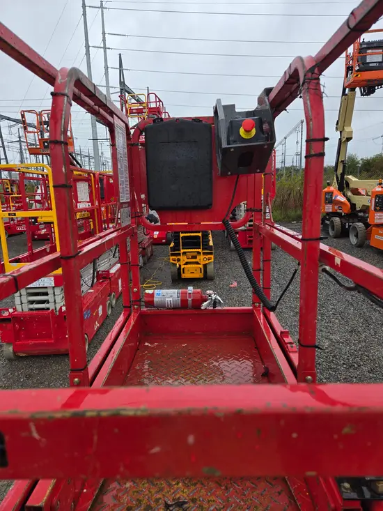 2019 MEC MICRO 19 Scissor Lift