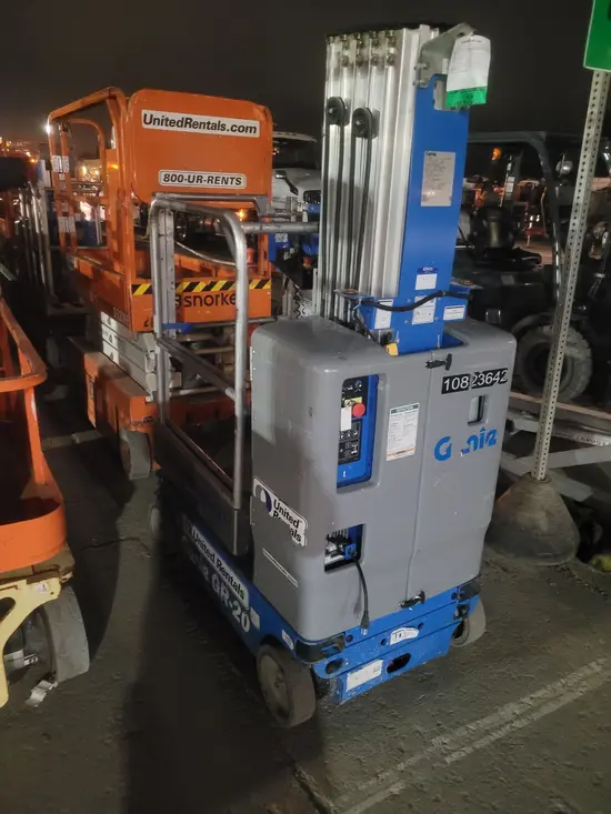 2018 Genie GR-20 Self-Propelled One-Person Lift