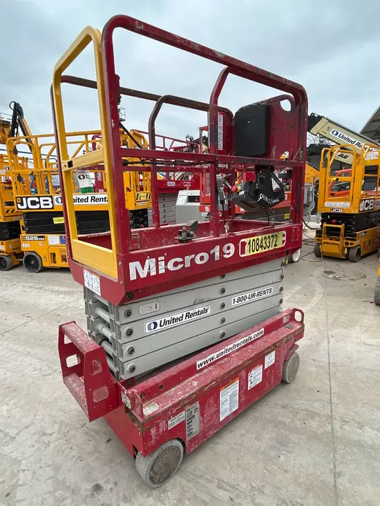 2018 MEC MICRO 19 Scissor Lift