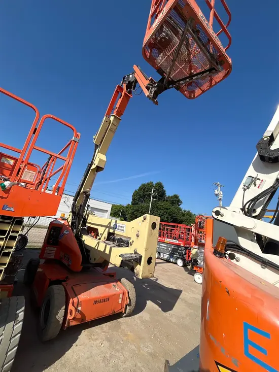 2017 JLG E400AJPN Articulating Boom Lift