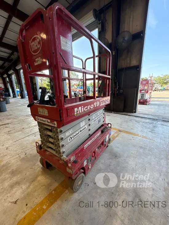 2019 MEC MICRO 19 Scissor Lift
