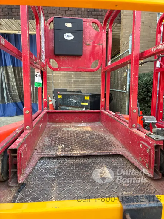2018 MEC MICRO 19 Scissor Lift