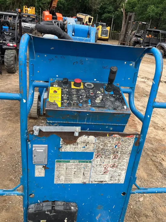 2014 Genie Z-34/22N Articulating Boom Lift