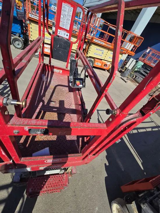 2019 MEC MICRO 26 Scissor Lift