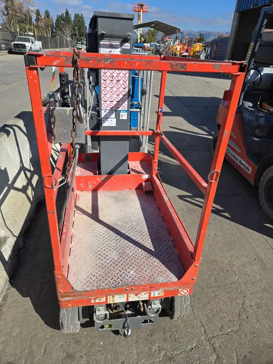 2018 Skyjack SJ12 Self-Propelled One-Person Lift