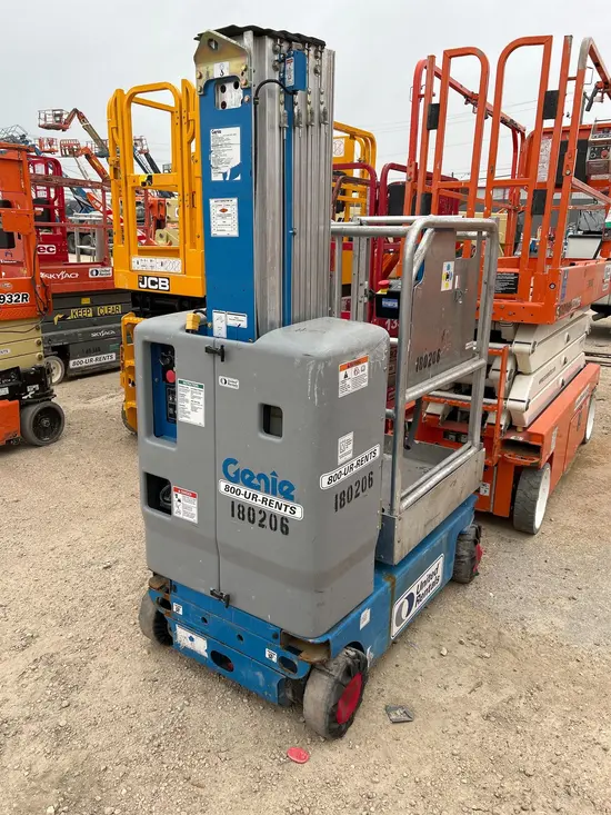 2016 Genie GR-20 Self-Propelled One-Person Lift