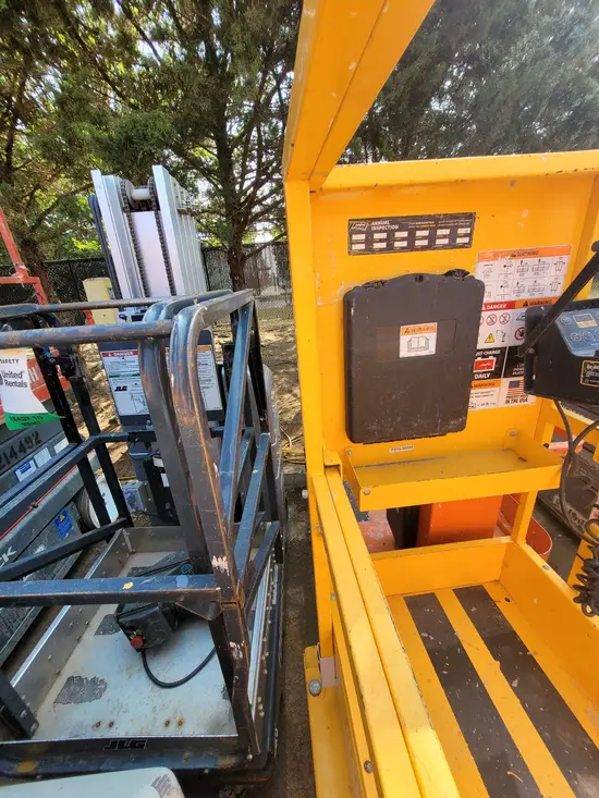 2016 JLG 20MVL Self-Propelled One-Person Lift