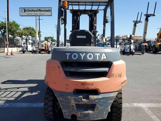 2015 Toyota 8FD35U Warehouse Forklift