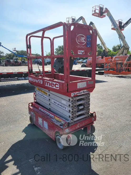 2018 MEC MICRO 19 Scissor Lift