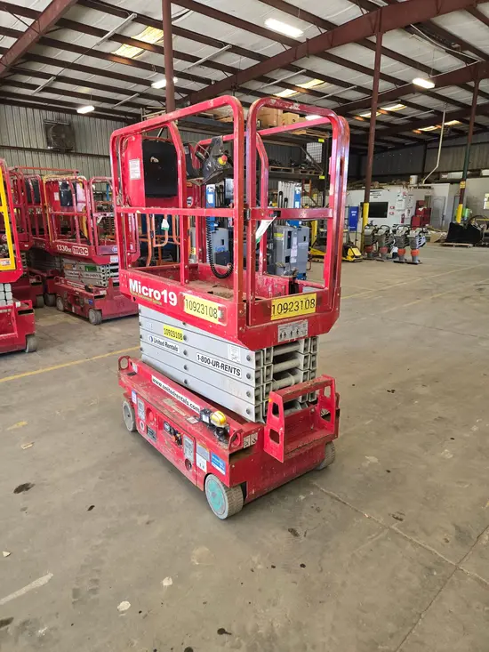 2019 MEC MICRO 19 Scissor Lift