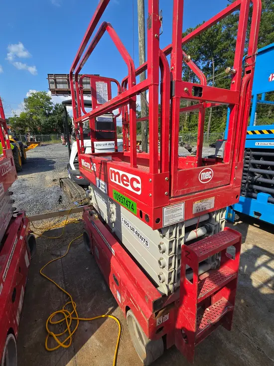 2019 MEC MICRO 26 Scissor Lift