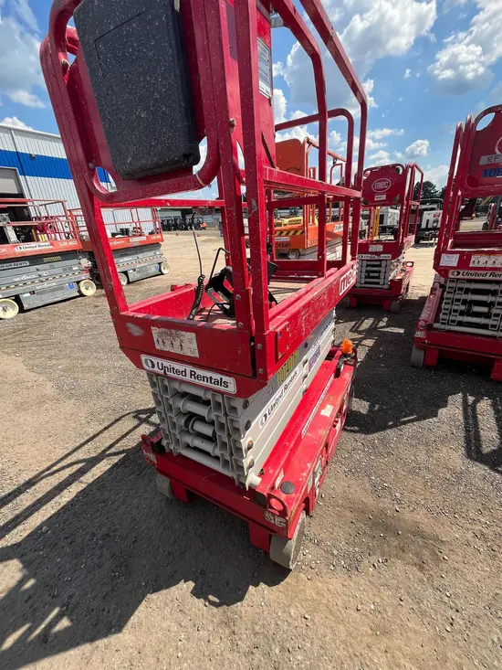 2018 MEC MICRO 19 Scissor Lift