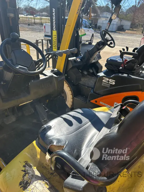 2021 HYSTER H50XT Warehouse Forklift